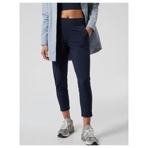 Athleta Brooklyn Ankle Pant // Navy #198671